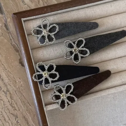 Fermaglio per Capelli Vintage a Fiore Strass Lega Decorazione Floreale Feltro Triangolo Clip per Frangia Donna Copricapo