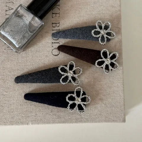 Fermaglio per Capelli Vintage a Fiore Strass Lega Decorazione Floreale Feltro Triangolo Clip per Frangia Donna Copricapo