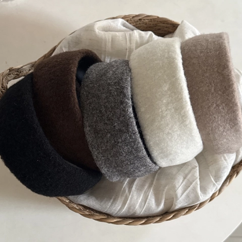 Women Winter Thick Padded Boucle Knitted Headband Solid Color Wide Plush Hairband Elegant Autumn Korean Style Headwear Accessory