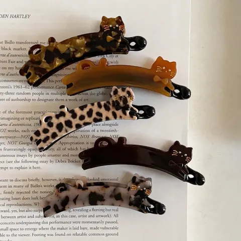 Cute Cat Shaped Acetate Banana Hair Clip For Women Fashionable Rhinestone Leopard Print Hair Accessory Vertical Hair Claw