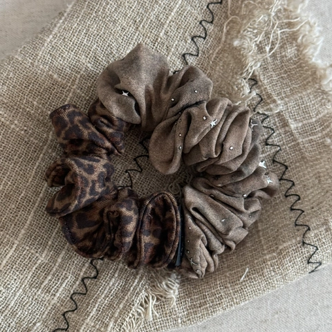Elastico per Capelli Scrunchie Patchwork con Stampa Leopardata e Stelle Vintage in Tessuto Elastico con Borchie a Stella per Donne Ragazze Accessori Capelli