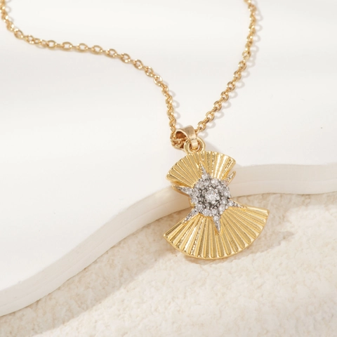 Vintage Gold Plated Copper Fan Shaped Pendant Necklace For Women Zircon Inlaid Sunburst Star Charm Fashion Jewelry Gift