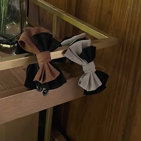 Elegant Velvet Bowknot Banana Clip For Women Autumn Winter Color Block Handmade Fashion Commuting Hair Clip Accessory