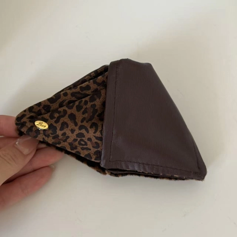 Leopard Print PU Leather Patchwork Hair Accessories Vintage Scrunchies Triangle Hair Claw Clips Women Fashion Hair Ties Headwear