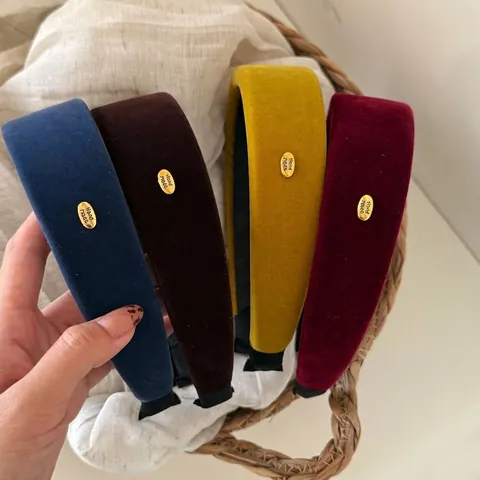 Damen Samt Breitrand Haarreif Verdickter Schwamm Gepolstertes Haarband Mit Goldener Handgefertigter Metallmarke Herbst Winter Haarschmuck