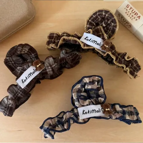 Pince à Cheveux Vintage en Tissu à Carreaux Avec Ours Floqué Style Coréen Preppy Plissé Grande Pince Accessoires Cheveux Femme