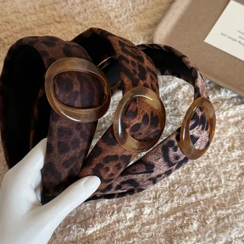 Retro Leopardenmuster Plüsch Breit Haarreif Für Damen Harz Schildpatt Schnalle Haarband Mode Gepolsterter Haarschmuck