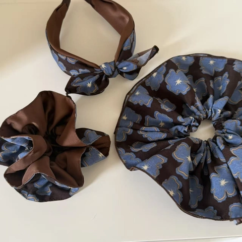 Scrunchies con Stampa Floreale Retro per Donna Blu Caffè Tessuto Satin Elastico Grandi Elastici per Capelli Accessori Moda