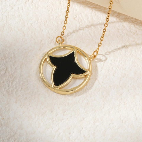 Vintage Copper Gold Plated Round Pendant Necklace For Women Shell Enamel Geometric Star Floral Charm Necklace Fashion Jewelry Gift