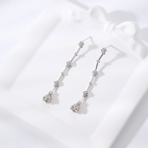 Elegantes Pendientes Largos de Cobre y Circonia con Trébol de Cuatro Hojas y Flores para Mujer Joyería Dulce Regalo de Cumpleaños San Valentín
