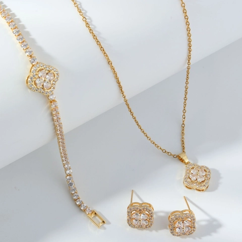 Fashion Copper Zirconia Clover Jewelry Set With Necklace Bracelet Stud Earrings For Women Sweet Floral Wedding Party Jewelry