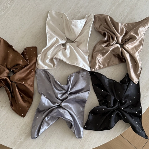 Coleteros de Mariposa Elegantes de Satén con Strass para Mujer Elásticos de Pelo Grandes Anillos de Pelo Brillantes Moda