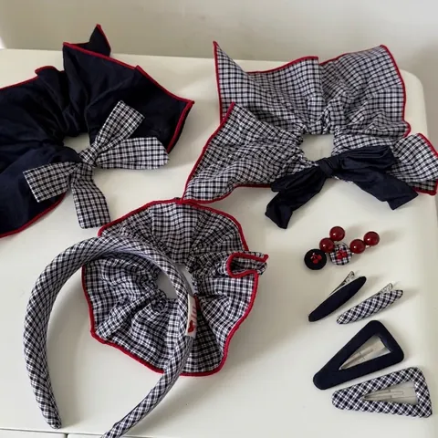 Set Accessori per Capelli Vintage Plaid Donna Fiocco a Scacchi Rosso Blu Scrunchie Fermagli Ciliegia Elastici per Capelli