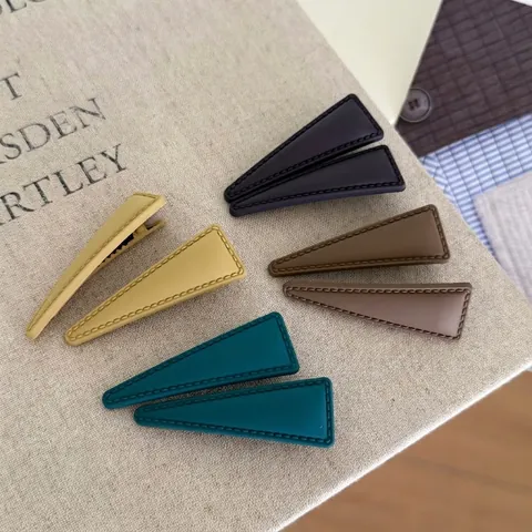 Retro Matte Bunte Dreieck Geometrische Haarspange Süße Seite Haarnadel Minimalistische Metall Haarschmuck Für Damen Tägliches Styling
