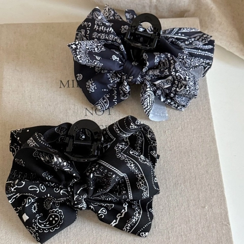 Elegante Molla per Capelli con Fiocco in Tessuto Nero Motivo Paisley Grande Fermaglio a Pinza Stile Coreano Donna