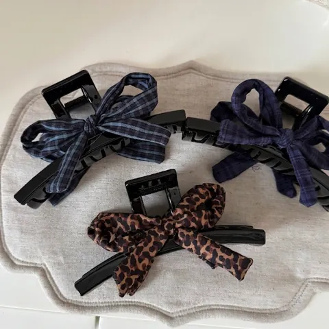 Large Bow Hair Claw Clip For Women Thick Hair Vintage Leopard Print Plaid Acrylic Fabric Shark Clip Korean Hair Accessories