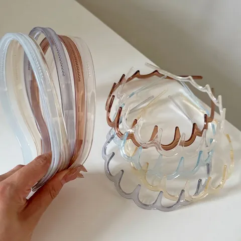 Diadema de Plástico PC Minimalista con Dientes para Mujer Color Gelatina Transparente Ondulada de Borde Delgado Accesorio