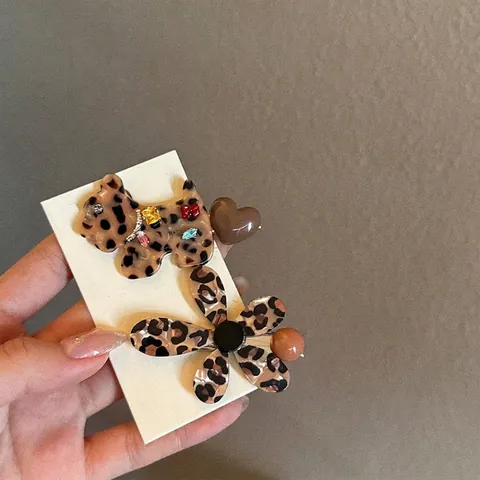Niche Design Leopard Print Dog Flower Hair Clip For Women Colorful Rhinestone Side Fringe Clip Duckbill Hairpin Fashion Hair Accessory