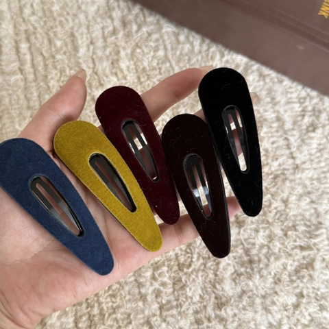Pinces à Cheveux Style Coréen en Velours Floconné Goutte d'Eau Pour Femmes Élégantes Pinces BB Géométriques Fait à la Main