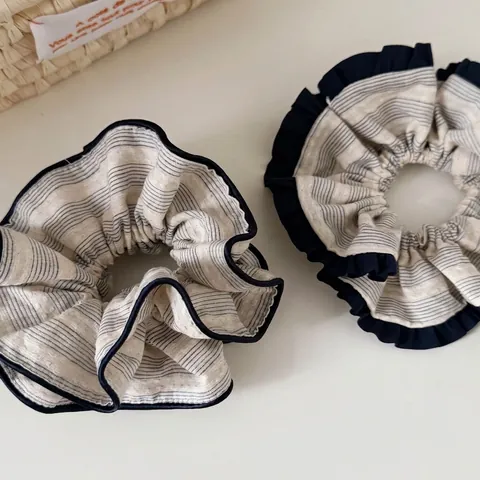 Vintage Gestreepte Stof Scrunchie Voor Vrouwen Luxe Stof Elastisch Haarelastiekje Retro Geplooid Haarring Dagelijkse Mode