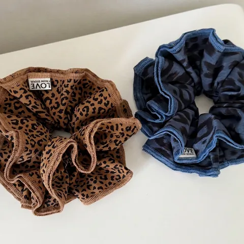 Scrunchie Leopardato Vintage da Donna Elastici per Capelli in Tessuto Fatti a Mano Moda Pendolare Retro Accessori per Capelli