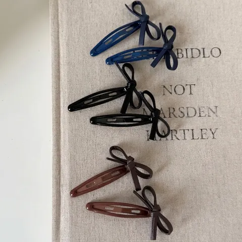 Coppia di Fermagli per Capelli con Fiocco in Pelle PU Semplici Clip a Scatto BB Pins Laterali Accessori per Capelli Retrò Donna
