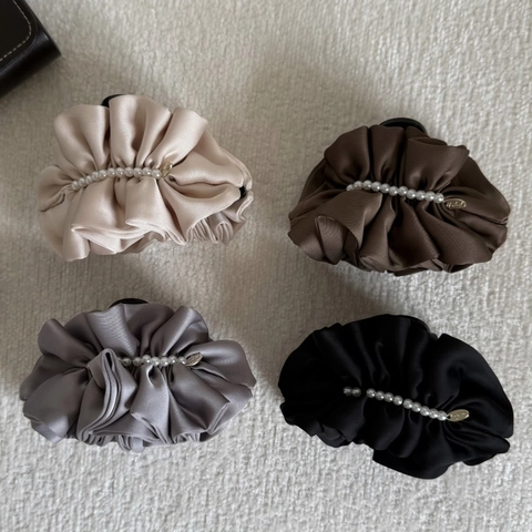 Elegante Satijnen Geplooide Haarklem Met Imitatieparels En Metalen Hanger Voor Vrouwen Haaraccessoires Haarspeld