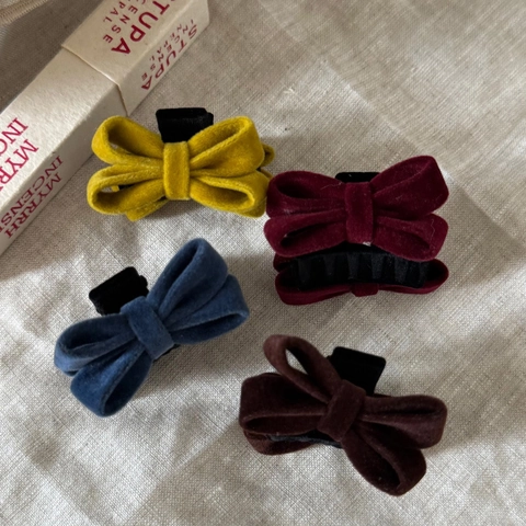 Vintage Fluweel Strik Haarklauw Clip Voor Vrouwen Elegante Gevlokte Vlinder Kleine Haarspeld Mode Dagelijks Haaraccessoires