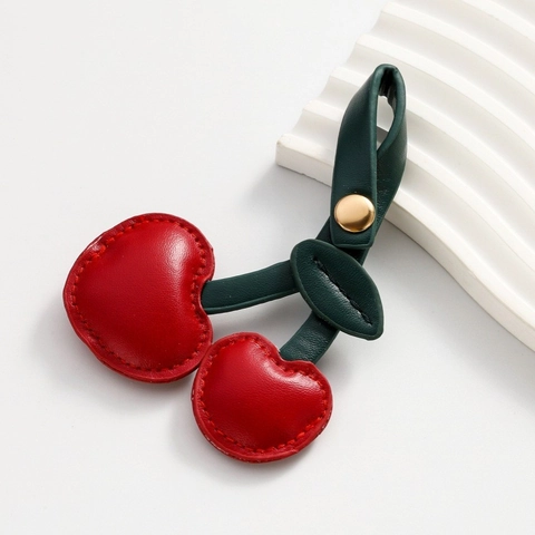 Simpatico Portachiavi a Forma di Ciliegia in Pelle PU 3D per Donna Pendente Creativo per Borsa Accessorio per Auto Fatto a Mano