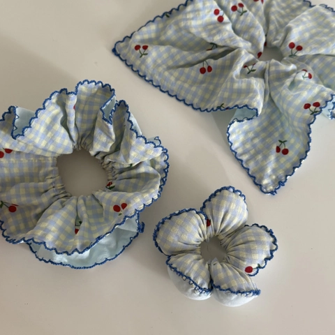 Frische Blau Weiß Karierte Stoff Haargummi Für Damen Süße Handgefertigte Kirschmuster Florale Haarbänder Dekorative Kopfschmuck