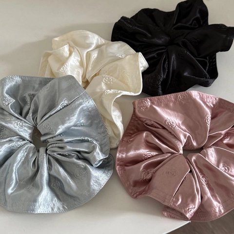 Elegantes Kamelien Jacquard Satin Haargummi Großes Elastisches Haarband Französischer Retro Blumen Haarschmuck Für Damen