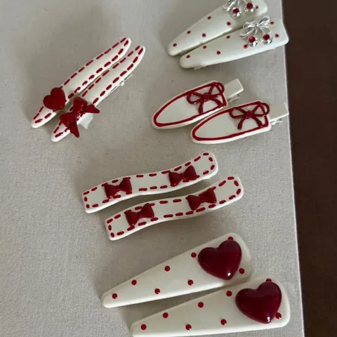 Dulces Pinzas para el Cabello de Estilo Coreano Blanco Crema Rojo con Lunares y Lazo para Mujer Lindas Pinzas Laterales de Corazón Cereza de Metal