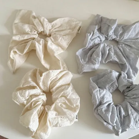 Chouchou en Tissu à Fleurs Brodées Style Coréen Doux Anneau de Cheveux à Ruban pour Femmes Accessoires de Mode