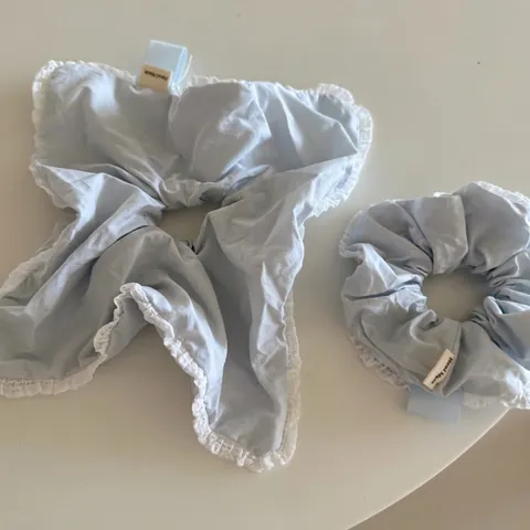 Coletero de Algodón Azul Claro Hecho a Mano Con Borde de Encaje Blanco Elegante Cuerda para Cabello Lazo para Mujer Diario