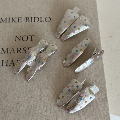 Barrettes à Cheveux en Métal Brossé Argenté Avec Pois Colorés Pinces à Bec de Canard Géométriques pour Femme Accessoires