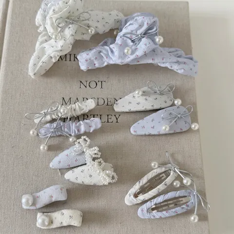 Fermaglio per Capelli in Tessuto Floreale Stile Coreano Con Fiocco di Perla Artificiale per Donna Carino Moda Accessori