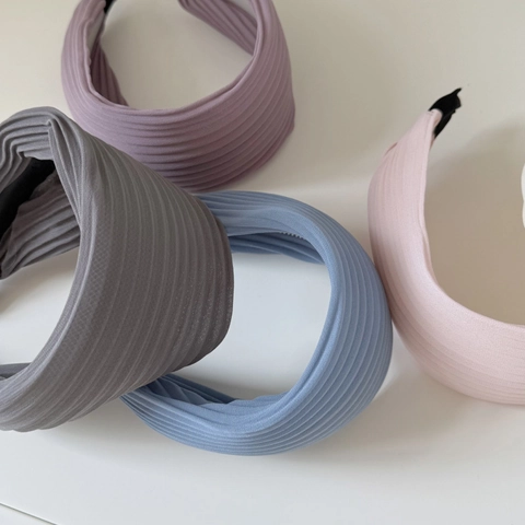 Cerchietto a Righe Plissettato a Tesa Larga per Donna Accessori Capelli Minimalisti in Tessuto Elegante Stile Pendolare