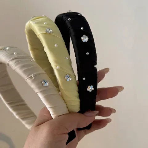 Fascia per Capelli Imbottita Plicsettata in Satin Stile Francese per Donna di Lusso con Perle Artificiali Strass a Fiore Accessori Moda