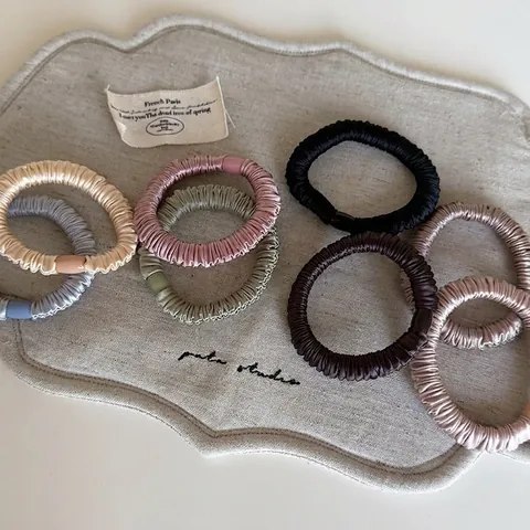 Scrunchies in Satin Eleganti in Stile Francese per Donna Elastici ad Alta Elasticità Senza Cuciture Elastici per Capelli