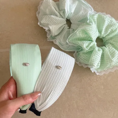 Ensemble Serre-tête en Tissu Vert Menthe et Chouchous à Bordure en Dentelle pour Femmes Accessoires Cheveux Rayés