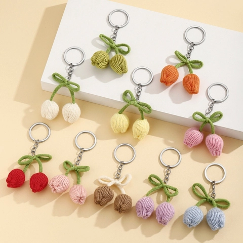 Handgefertigter Gehäkelter Tulpen Schlüsselanhänger Mit Schleife Garn Gestrickte Blume Tasche Anhänger Süßes Auto Zubehör Für Damen