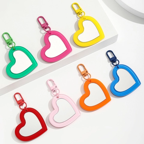 Creative Heart Shape Mirror Keychain Acrylic Mini Portable Makeup Mirror Bag Hanging Pendant Accessory For Women Girls Gift
