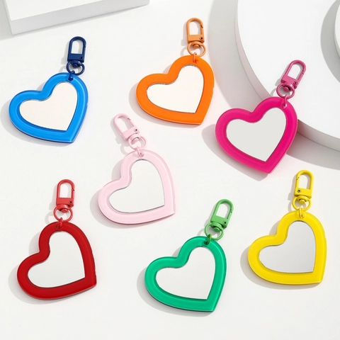 Creative Heart Shape Mirror Keychain Acrylic Mini Portable Makeup Mirror Bag Hanging Pendant Accessory For Women Girls Gift
