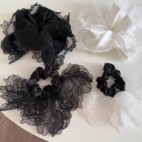 Elastico per Capelli in Satin e Pizzo in Stile Francese Dolce Intaglio Floreale Elegante Grande Supporto per Coda di Cavallo Donna