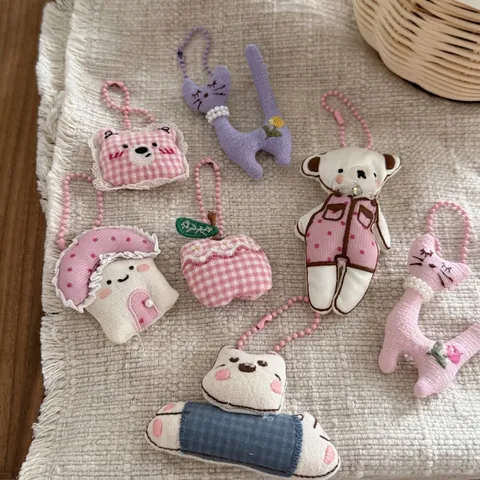 Portachiavi Gatto Orsetto Fatto a Mano in Tessuto Stile Coreano Ciondolo Borsa Quadretti Pois Künstliche Perle Regalo Donna