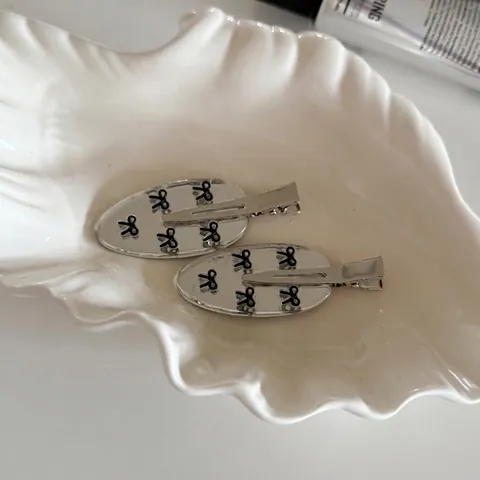 Fermaglio per Capelli con Fiocco in Argento Acrilico per Donna Vintage Dolce Forcina Laterale Semplice Elegante Effetto Metallo
