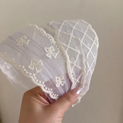 Cerchietto in Pizzo Largo Elegante da Donna con Ricamo Floreale e Perle Artificiali Fascia per Capelli in Rete Moda Retrò Bianco Beige