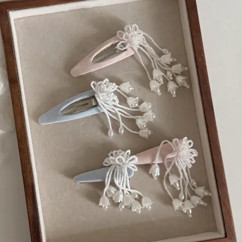Elegant Lily Of The Valley Beaded Flower Tassel Hair Clip Alloy Fabric Bow Artificial Pearl Rhinestone Hair Accessory For Women