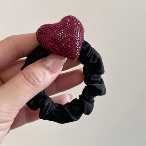 Elegante Scrunchie con Cuore in Strass Fatto a Mano in Tessuto Nero Elastico per Capelli da Donna Accessori per Capelli Moda