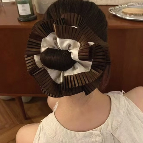 Chouchou Élégant en Satin à Bord Plissé pour Femme Champagne Marron Bicolore Accessoire de Coiffure Vintage Esthétique Grand Anneau